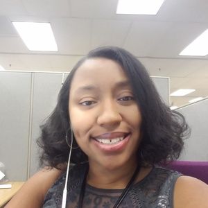 Meet your Posher, Dequanya